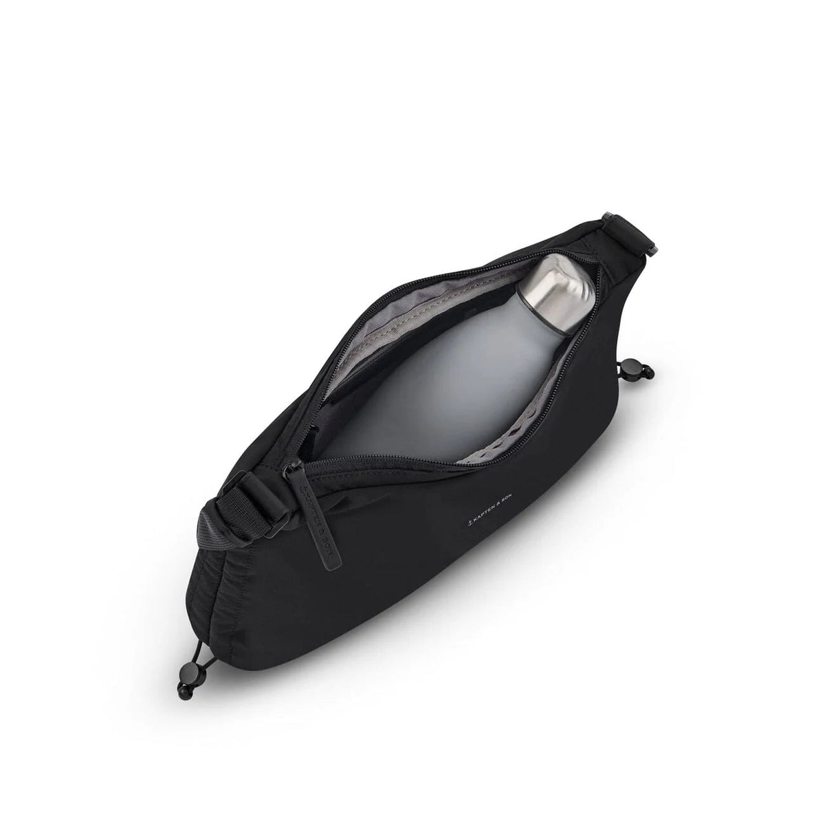 Kapten & Son Skara Small packed with a water bottle and essentials