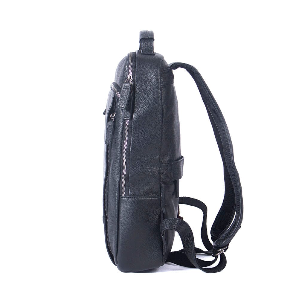 side profile of the black leather backpack, 10 cm deep, front organizer zip