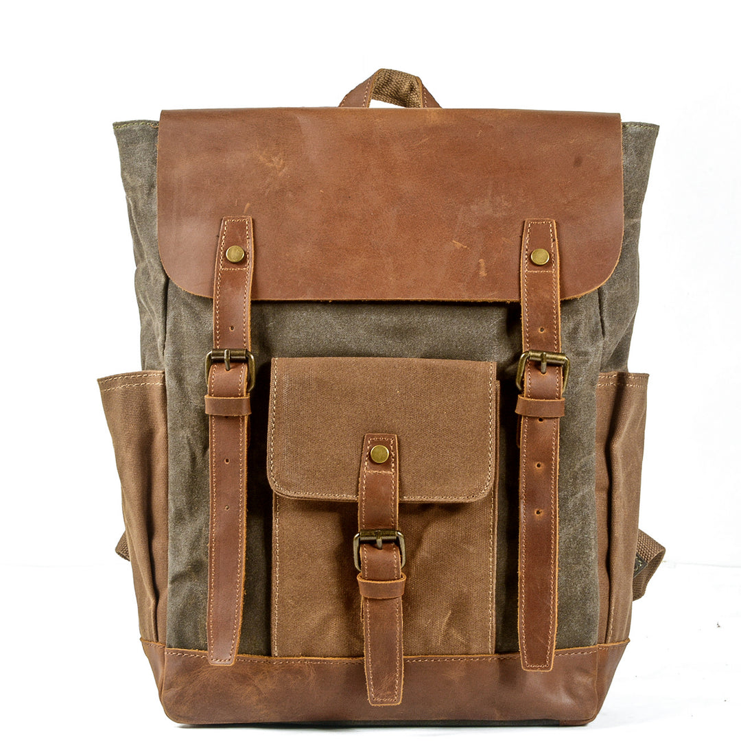 Vintage laptop backpack in army green with crazy horse leather flap, brass hardware and padded laptop compartment — Göteborg